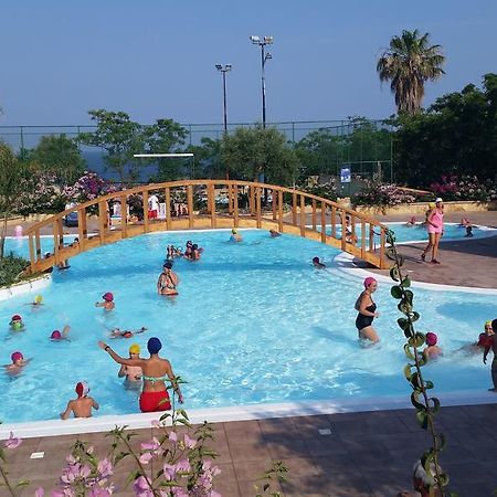Villaggio Marinella Direttamente Sul Mare Isola Di Capo Rizzuto Ngoại thất bức ảnh