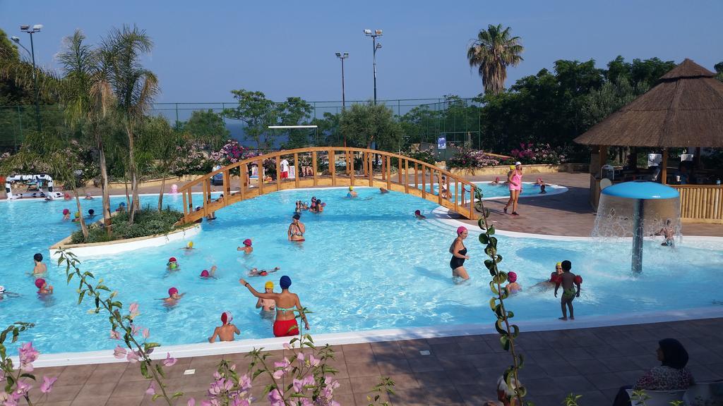 Villaggio Marinella Direttamente Sul Mare Isola Di Capo Rizzuto Ngoại thất bức ảnh